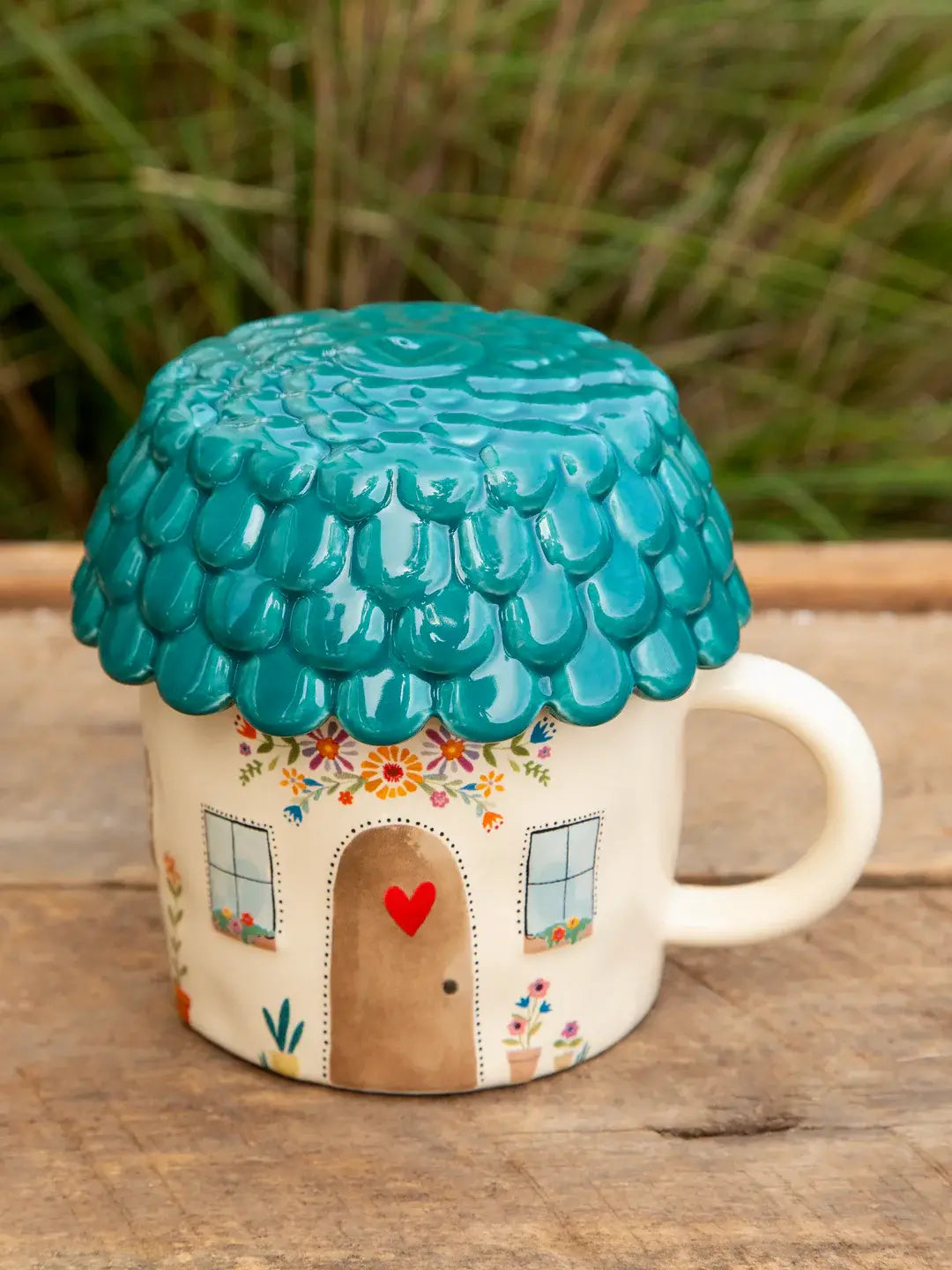 Cup of Cosy Cottage Lidded Mug