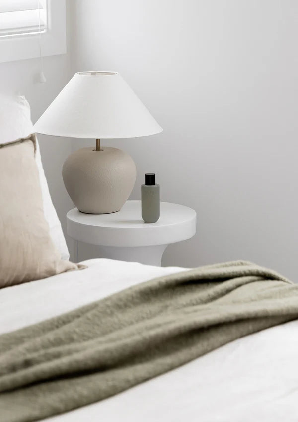 Smith & Co Amber & Freesia Room Spray 100ml