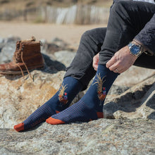 Load image into Gallery viewer, Wrendale Mens Socks Close Up