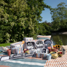 Load image into Gallery viewer, Country Living 4 Person Picnic Bag