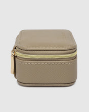 Load image into Gallery viewer, Suzie Jewellery Box Chai
