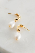 Load image into Gallery viewer, Gold Emma Earrings
