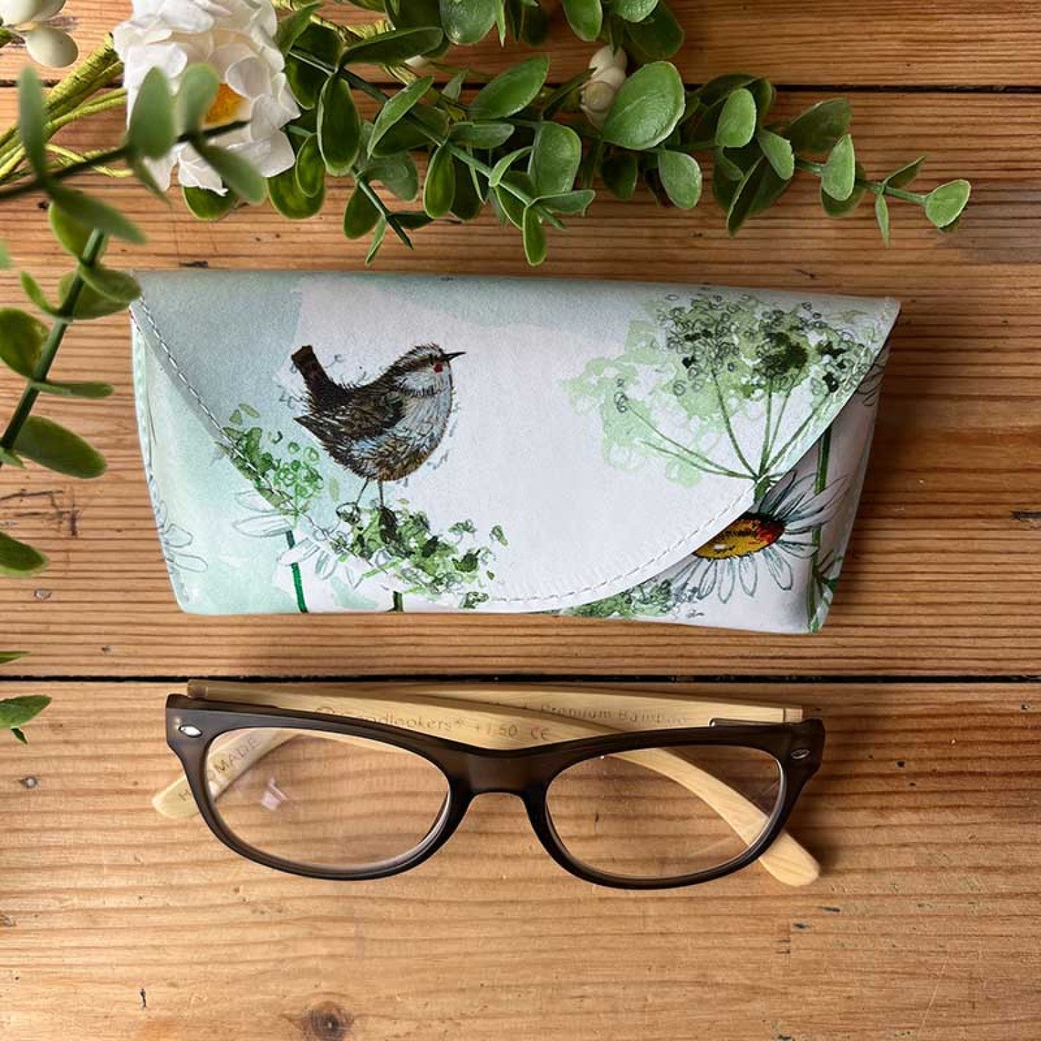Wren Glasses Case