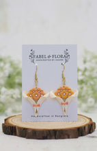 Load image into Gallery viewer, Bouquet Earring
