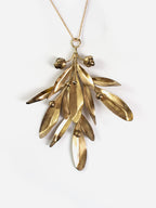 Hanging Leaf Gold