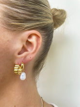Load image into Gallery viewer, Gold Emma Earrings