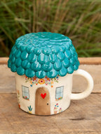 Cup of Cosy Cottage Lidded Mug