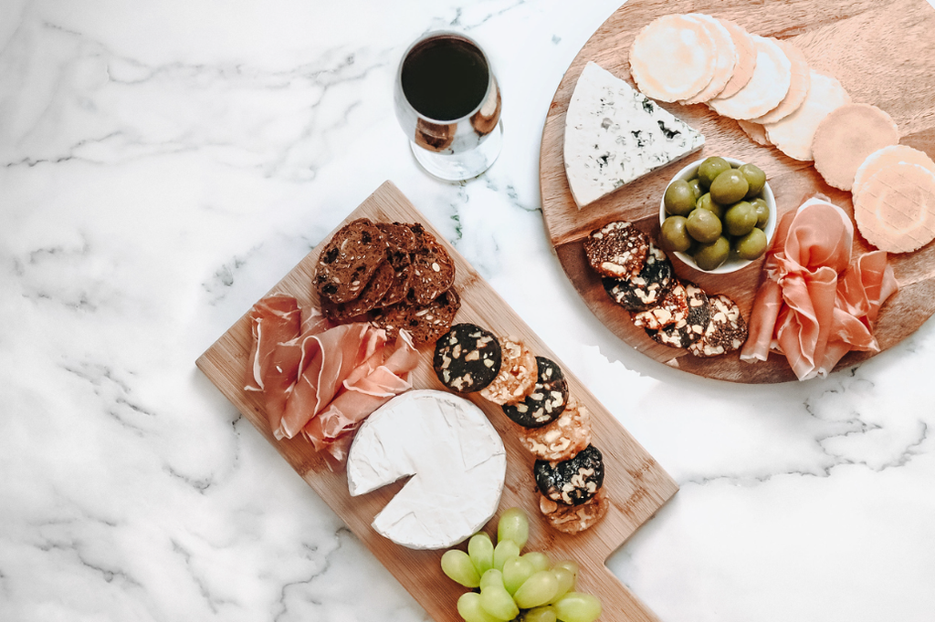 Date & Pistachio Rolada