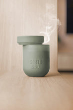 Load image into Gallery viewer, Smith &amp; Co Amber &amp; Freesia 250gm Candle
