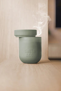 Smith & Co Amber & Freesia 250gm Candle