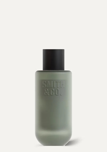 Smith & Co Amber & Freesia Room Spray 100ml
