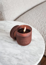 Load image into Gallery viewer, Smith &amp; Co Black Oud &amp; Saffron 250gm Candle