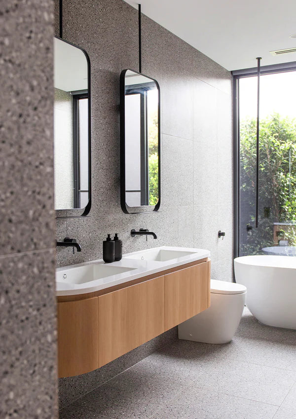 Smith & Co Tabac & Cedarwood Hand & Body Lotion 400ml