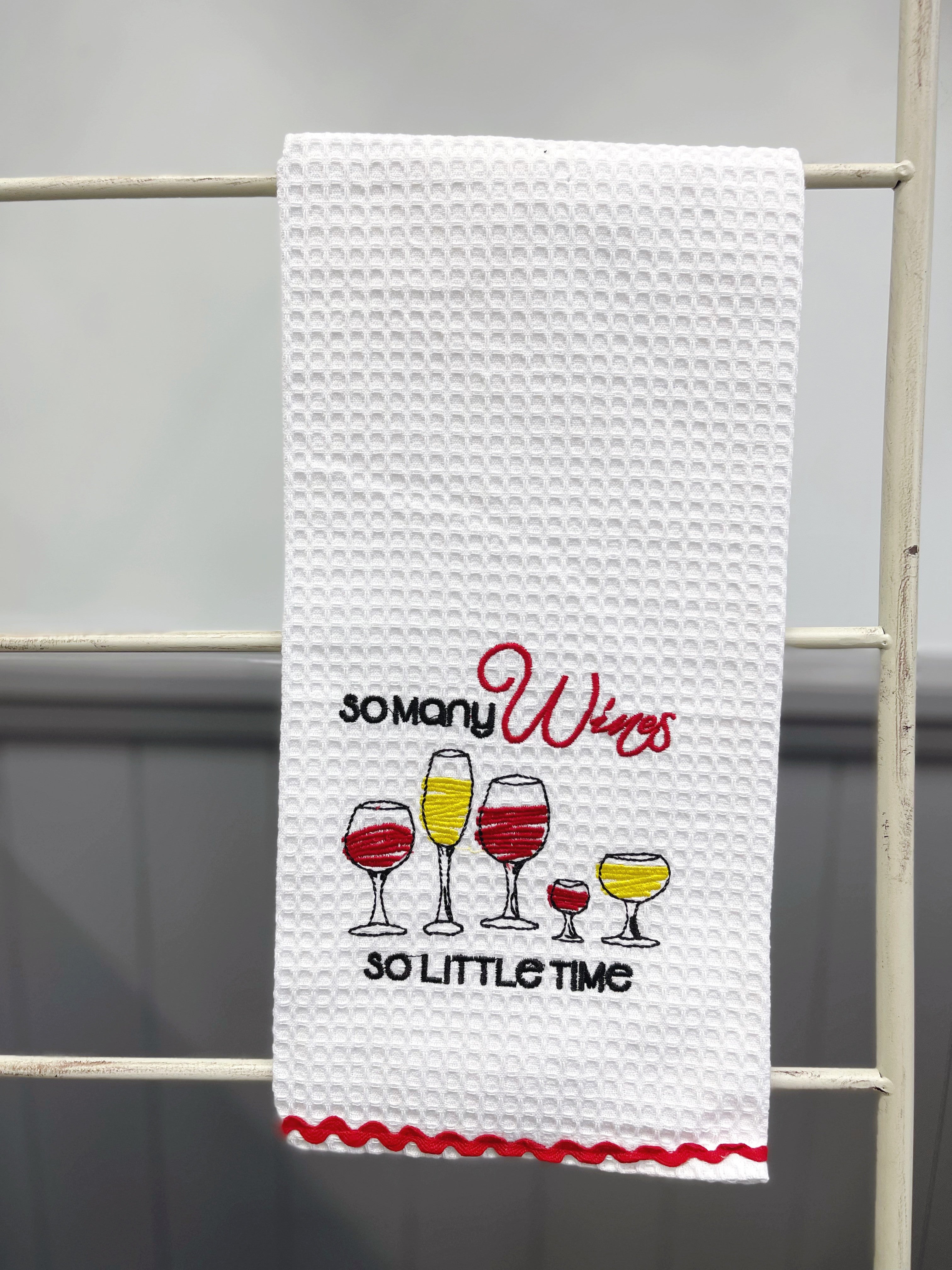 So many wines Tea Towel