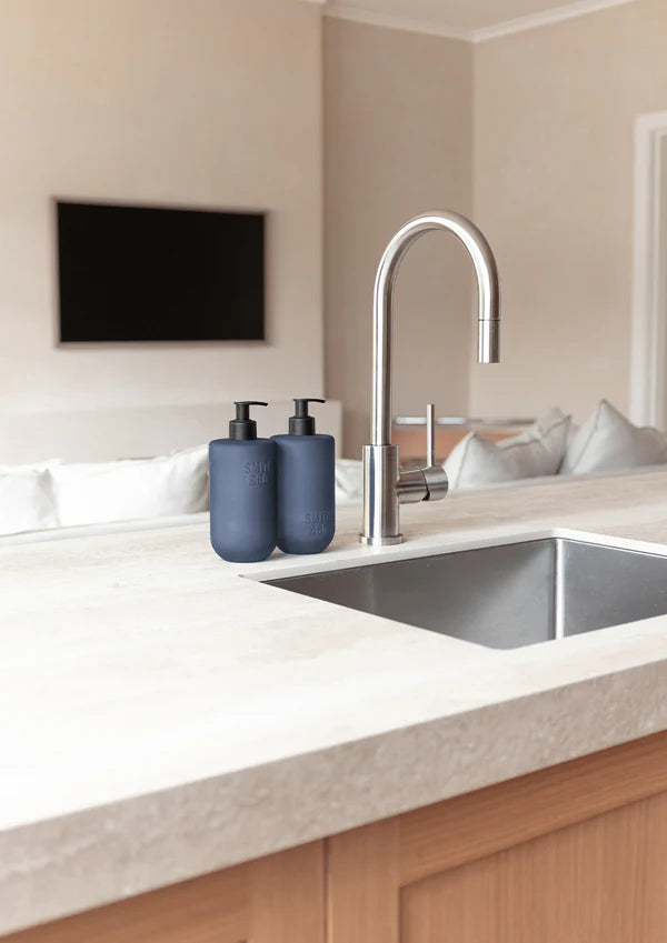 Smith & Co Smoked Suede & Bergamont Hand & Body Wash 400ml