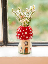 Load image into Gallery viewer, Cutest Little Bud Vase Mushroom