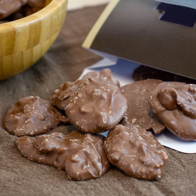Artisan Chocolate Drops Macadamia Brittle 34% Milk