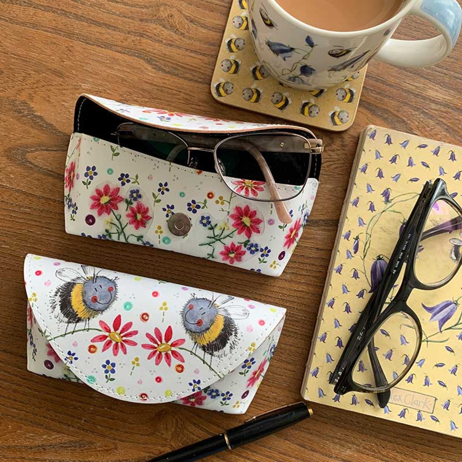 Bees & Flowers Glasses Case