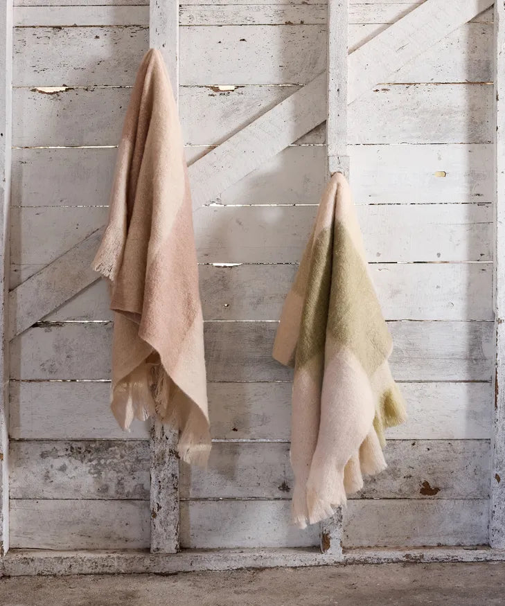Florentine Dusky Pink Throw