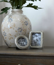 Load image into Gallery viewer, Braided Rope Round Photo Frame 2.5x2.5