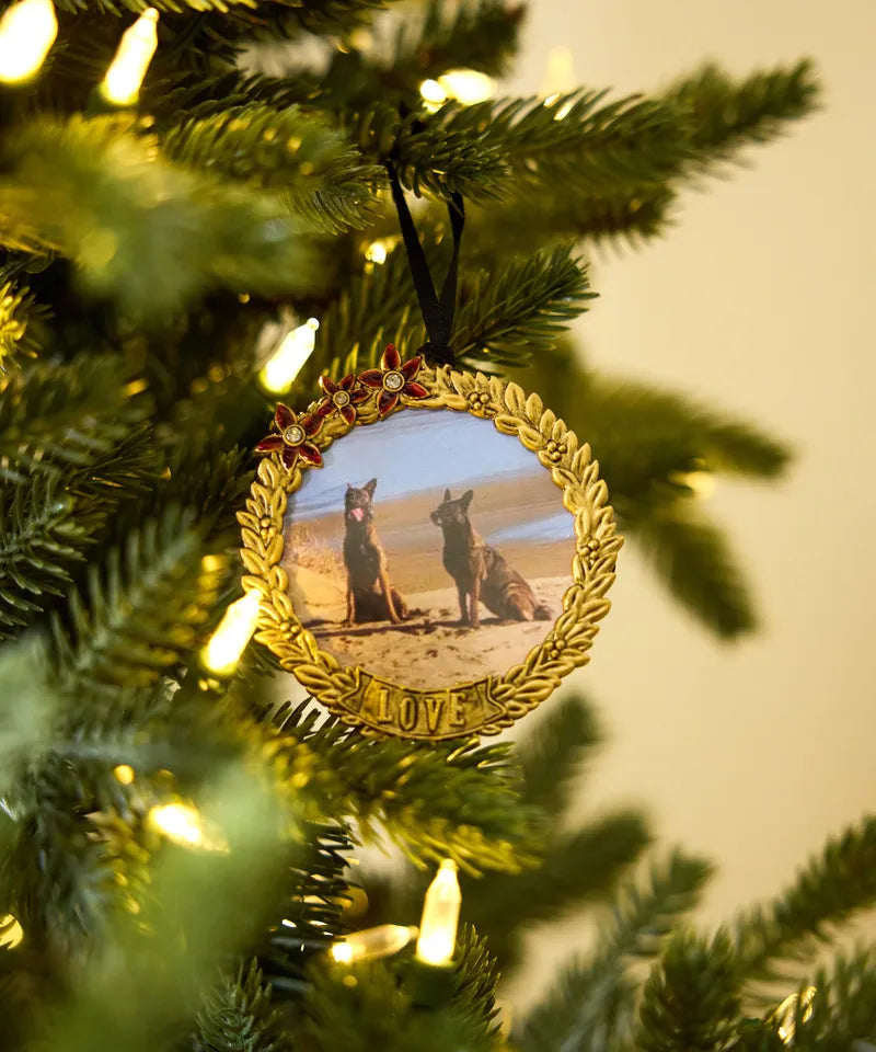 Hanging Round Frame Love