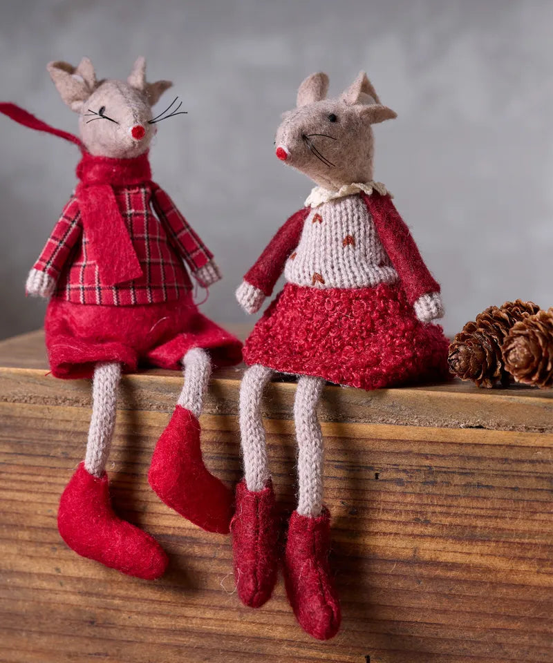 Red Edna Mouse Sitting
