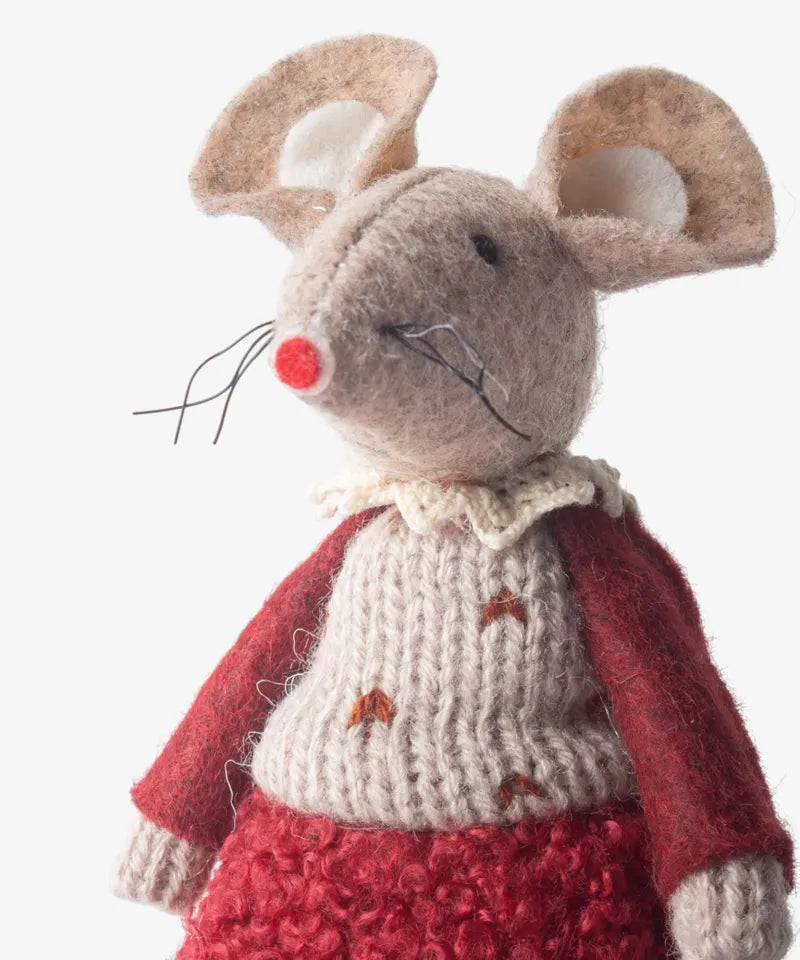 Red Edna Mouse Sitting