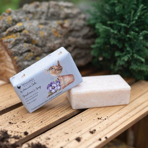 Wrendale Gardeners Soap Pine & Sandlewood