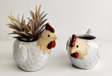 Load image into Gallery viewer, Chicken Planter White &amp; Sand Med 10.5cm