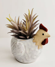 Load image into Gallery viewer, Chicken Planter White &amp; Sand Med 10.5cm