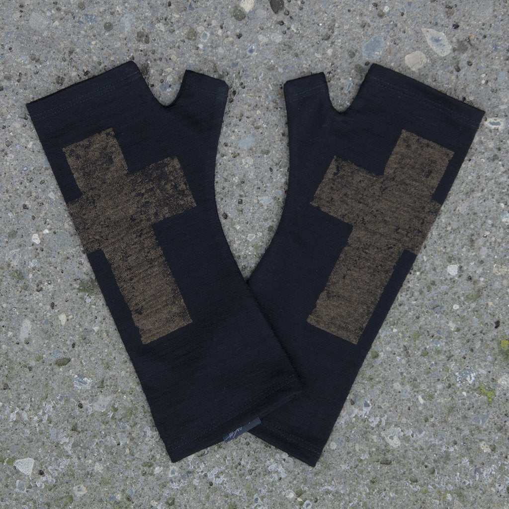Black Cross Bronze Printed Merino Fingerless Gloves