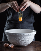 Mixing Bowl Creme Fox Embossed 29cm