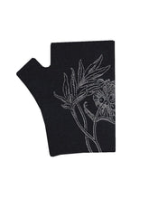 Load image into Gallery viewer, Hobo Black Peony Merino Fingerless Gloves